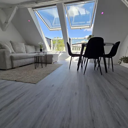 Lovely For 2 Apartment *